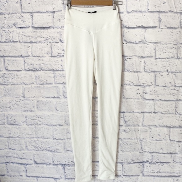 naked wardrobe Pants - Naked Wardrobe white v cut leggings NWT